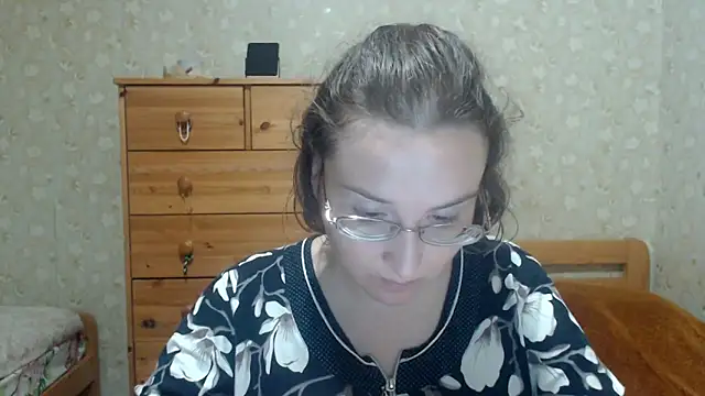 Snapshot of Smart_Rose chatting on 10/06/25, 02:40 Smart Rose online show from 10/06/25, 02:40
