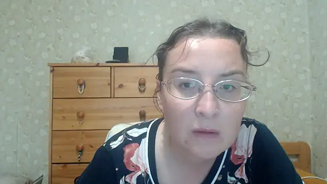 Snapshot of Smart_Rose chatting on 06/22/26, 04:48 Smart Rose online show from 06/22/26, 04:48