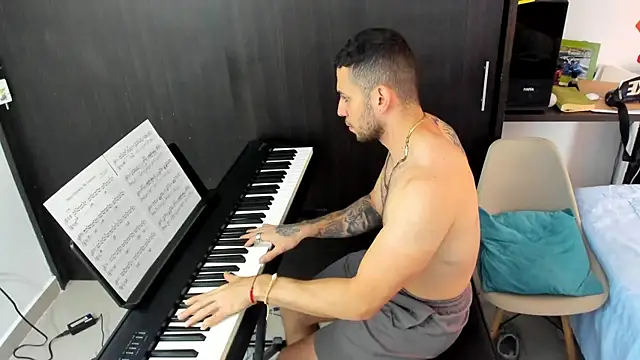 logan smith online show from 12/18/25, 12:42