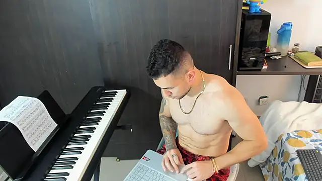 logan smith online show from 11/03/25, 12:42