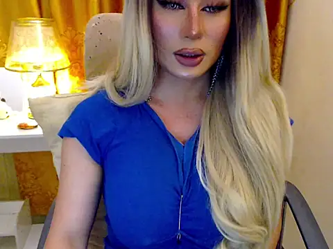 Snapshot of yourmistressofevil69 chatting on 04/11/26, 07:06 yourmistressofevil69 online show from 04/11/26, 07:06