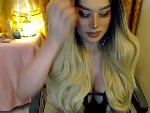 Snapshot of yourmistressofevil69 chatting on 05/01/26, 08:25 yourmistressofevil69 online show from 05/01/26, 08:25