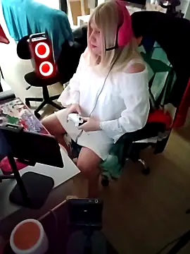 Snapshot of JulietteMaitresse chatting on 03/29/26, 09:44 JulietteMaitresse online show from 03/29/26, 09:44