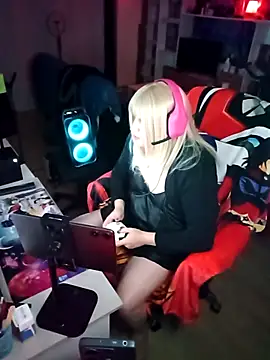 Snapshot of JulietteMaitresse chatting on 03/22/26, 04:27 JulietteMaitresse online show from 03/22/26, 04:27