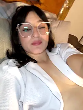 IsabelaGomez online show from 04/21/26, 01:53