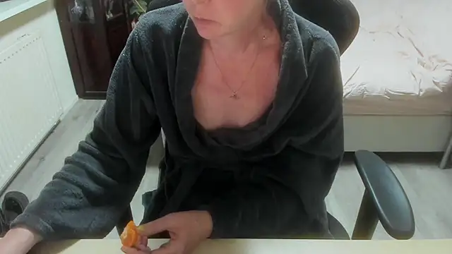 minoesje37 online show from 03/14/26, 08:26