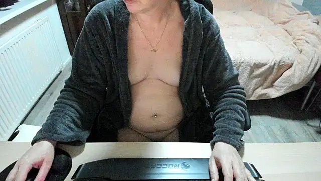 minoesje37 online show from 02/26/25, 08:47