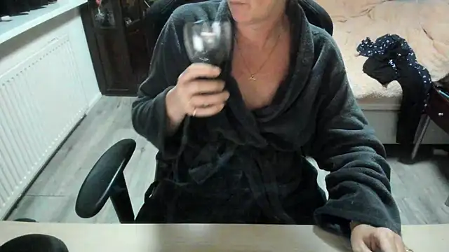 minoesje37 online show from 10/29/25, 08:30