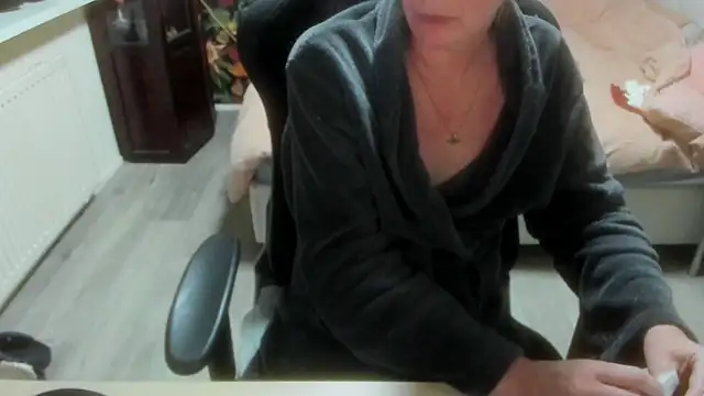 minoesje37 online show from 02/09/26, 08:18