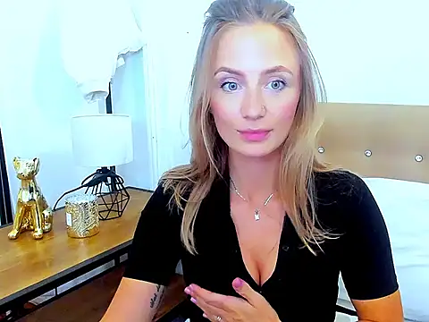 Snapshot of LenaCUTE chatting on 09/12/25, 07:13 LenaCUTE online show from 09/12/25, 07:13