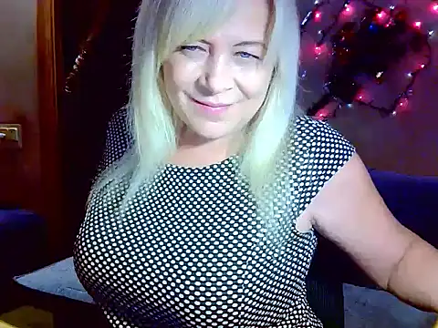 Snapshot of AgoniA7 chatting on 12/20/25, 07:28 AgoniA7 online show from 12/20/25, 07:28