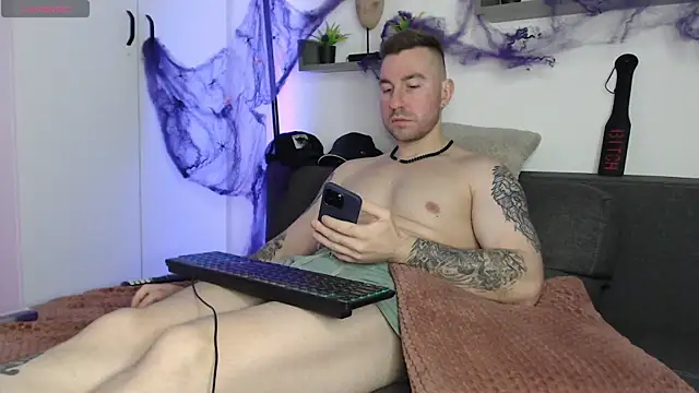 Snapshot of Lucky_Ly chatting on 10/30/25, 06:34 Lucky Ly online show from 10/30/25, 06:34