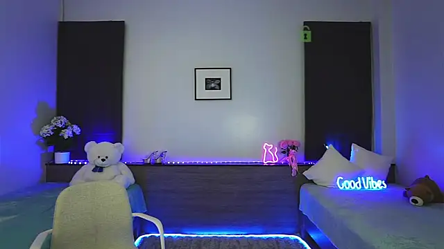 Snapshot of _Anna_Shine_ chatting on 01/11/25, 11:12  Anna Shine  online show from 01/11/25, 11:12