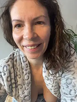 ChristinaGlory online show from 02/06/26, 07:37