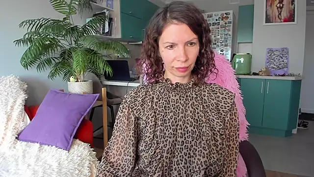 ChristinaGlory online show from 06/01/26, 10:59