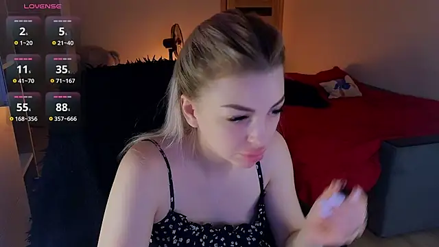 Snapshot of MilanaOmg chatting on 06/07/26, 10:48 MilanaOmg online show from 06/07/26, 10:48