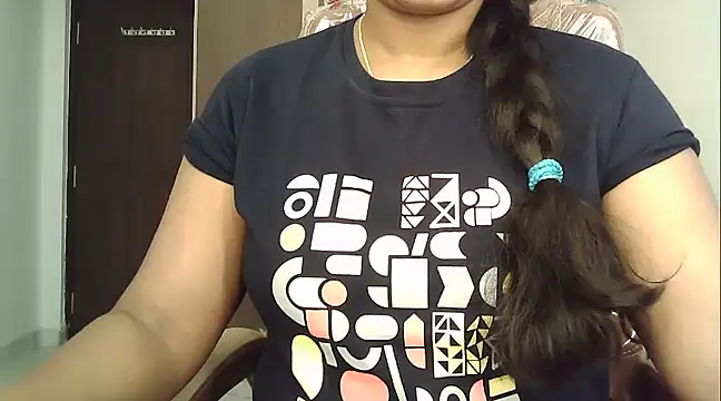 Snapshot of Spandana_Sweety chatting on 02/07/25, 07:07 Spandana Sweety online show from 02/07/25, 07:07