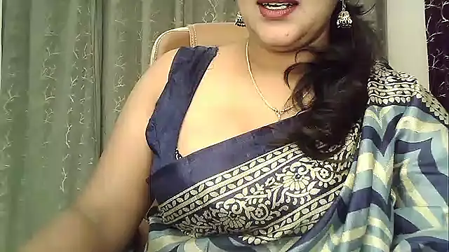 Snapshot of Spandana_Sweety chatting on 07/07/26, 07:23 Spandana Sweety online show from 07/07/26, 07:23