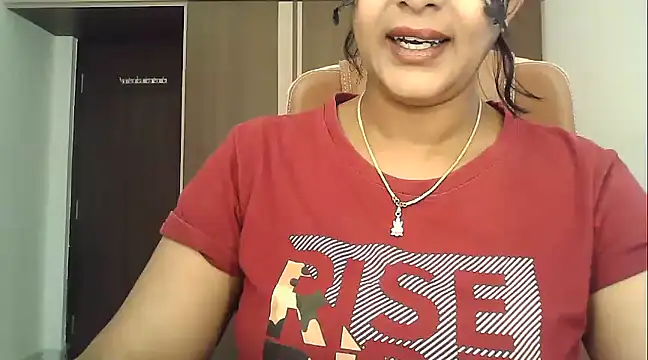 Snapshot of Spandana_Sweety chatting on 03/07/25, 06:24 Spandana Sweety online show from 03/07/25, 06:24