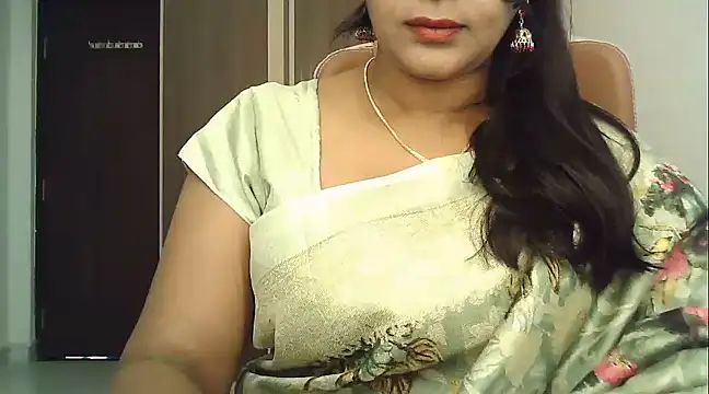 Snapshot of Spandana_Sweety chatting on 03/03/25, 05:58 Spandana Sweety online show from 03/03/25, 05:58