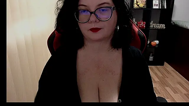 MissTroublle online show from 02/09/26, 12:14