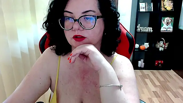 MissTroublle online show from 05/11/26, 09:32
