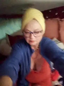 Snapshot of MucMilf59 chatting on 04/28/26, 05:28 MucMilf59 online show from 04/28/26, 05:28