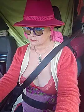 Snapshot of MucMilf59 chatting on 11/16/25, 08:30 MucMilf59 online show from 11/16/25, 08:30