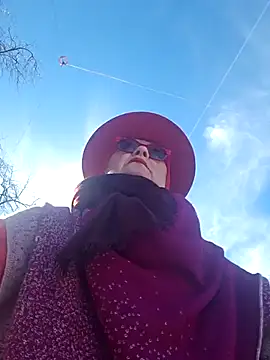 Snapshot of MucMilf59 chatting on 10/29/25, 09:52 MucMilf59 online show from 10/29/25, 09:52