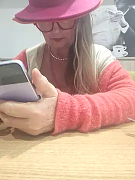 Snapshot of MucMilf59 chatting on 10/27/25, 10:38 MucMilf59 online show from 10/27/25, 10:38