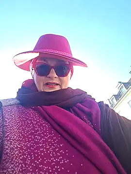 Snapshot of MucMilf59 chatting on 11/06/25, 10:30 MucMilf59 online show from 11/06/25, 10:30