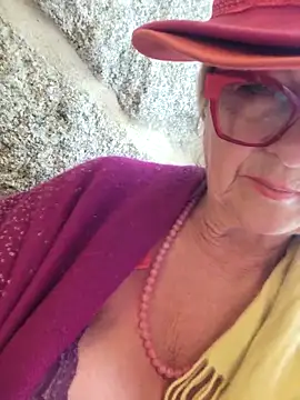 Snapshot of MucMilf59 chatting on 05/14/26, 10:23 MucMilf59 online show from 05/14/26, 10:23