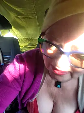 Snapshot of MucMilf59 chatting on 12/02/25, 12:40 MucMilf59 online show from 12/02/25, 12:40