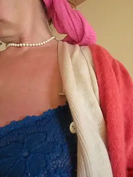 Snapshot of MucMilf59 chatting on 10/24/25, 09:19 MucMilf59 online show from 10/24/25, 09:19