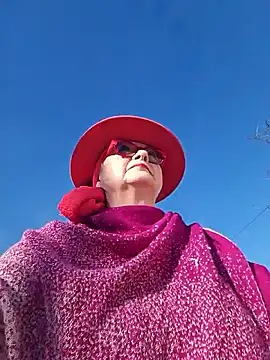 Snapshot of MucMilf59 chatting on 11/05/25, 09:12 MucMilf59 online show from 11/05/25, 09:12