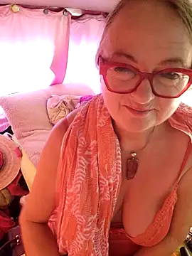 Snapshot of MucMilf59 chatting on 09/09/25, 10:36 MucMilf59 online show from 09/09/25, 10:36