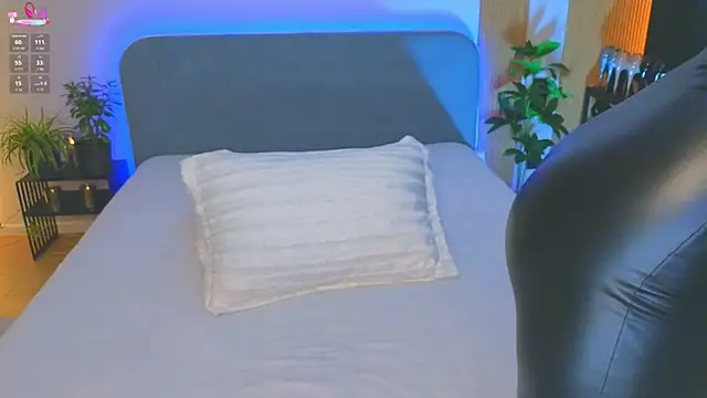 Kira from UA online show from 04/18/26, 01:30