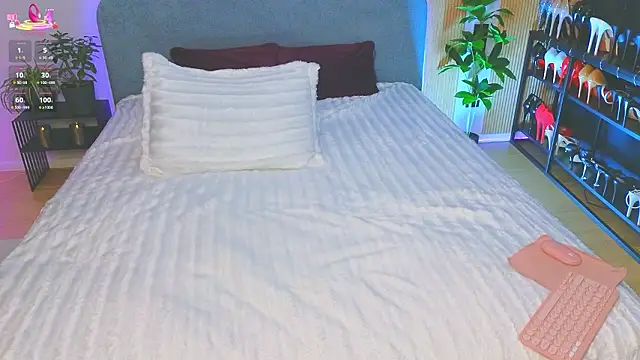 Kira from UA online show from 02/10/26, 06:01