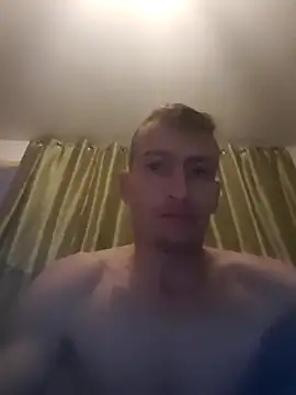 Snapshot of SexyMan2020ka chatting on 10/19/25, 07:27 SexyMan2020ka online show from 10/19/25, 07:27