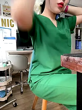 Snapshot of Meilian2021 chatting on 12/23/25, 04:12 Meilian2021 online show from 12/23/25, 04:12