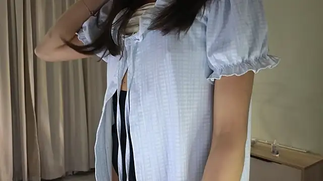 JuliaBeng online show from 03/07/25, 05:49