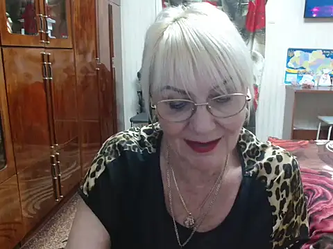 Snapshot of JenaCheim chatting on 02/17/25, 08:27 JenaCheim online show from 02/17/25, 08:27