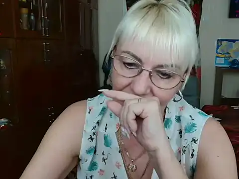 Snapshot of JenaCheim chatting on 03/11/25, 06:08 JenaCheim online show from 03/11/25, 06:08