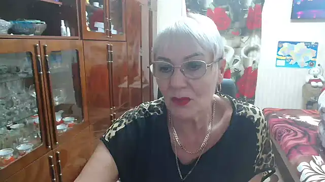 Snapshot of JenaCheim chatting on 10/13/25, 07:26 JenaCheim online show from 10/13/25, 07:26