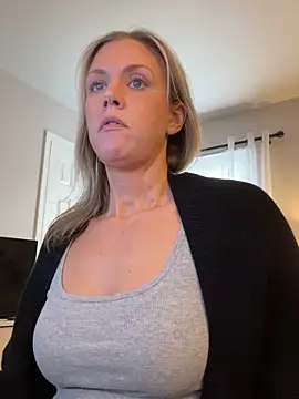 Kay Cakes online show from 11/11/25, 05:52