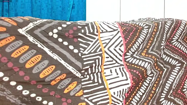 khloeHermaprodit3 online show from 04/11/26, 10:46