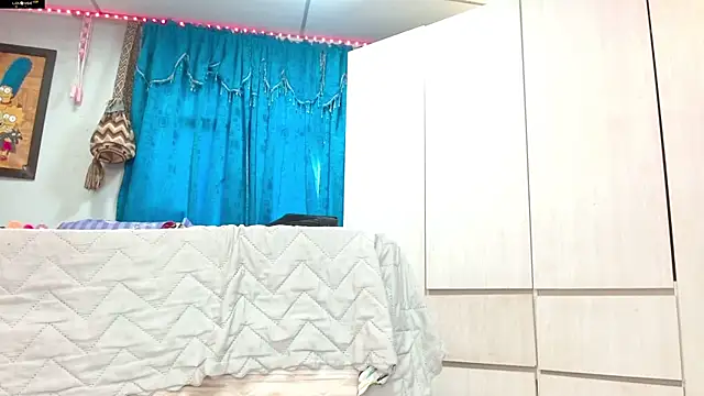 khloeHermaprodit3 online show from 03/08/26, 08:23