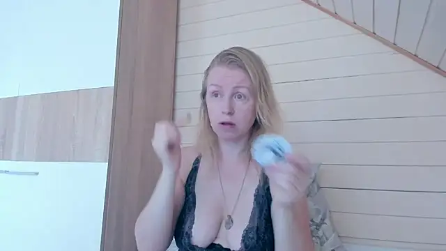 Snapshot of I_AM_MILF chatting on 07/01/26, 06:36 I AM MILF online show from 07/01/26, 06:36