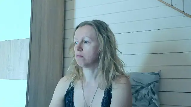 I AM MILF online show from 05/21/26, 06:44