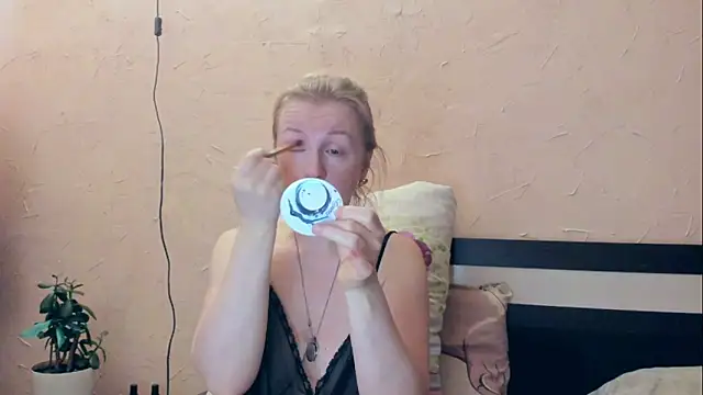 I AM MILF online show from 05/13/26, 07:26